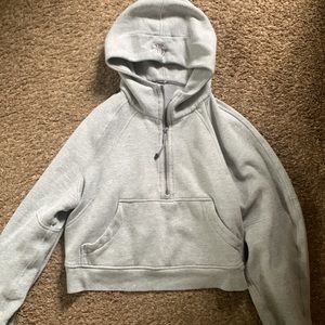 LULULEMON Scuba Oversized Half-Zip
Heathered Core Medium Grey M/L!